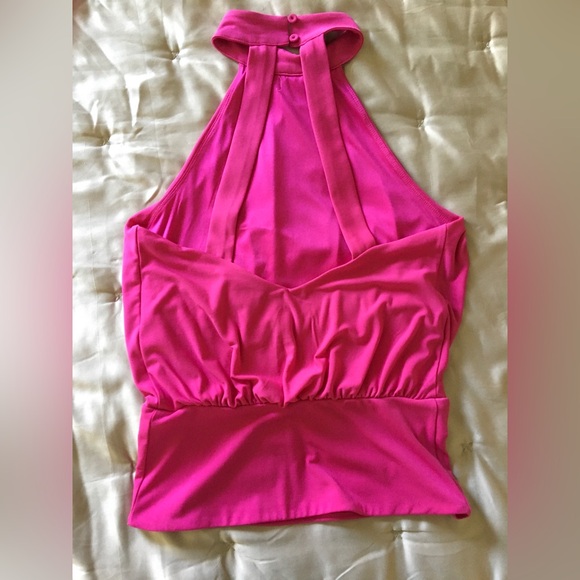 Sexy Halter cut top - Picture 3 of 4